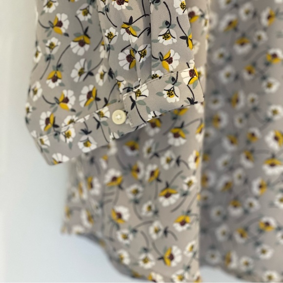 LOFT Womens Top Keyhole Floral Ditsy Long Sleeve Blouse - Picture 2 of 4